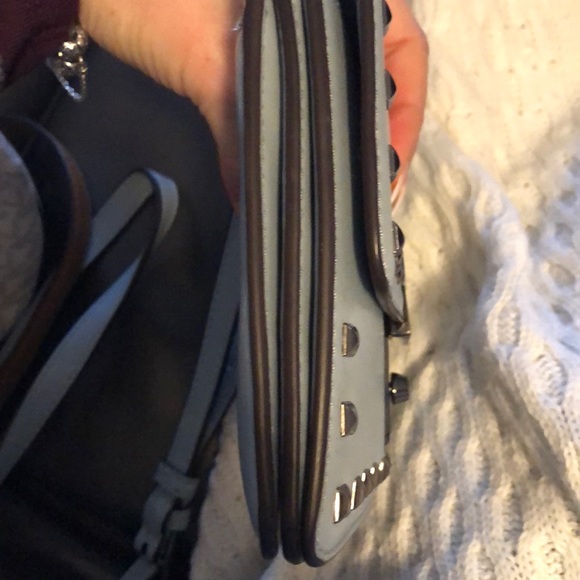 Micheal kors baby blue wallet/crossbody purse - Picture 5 of 6